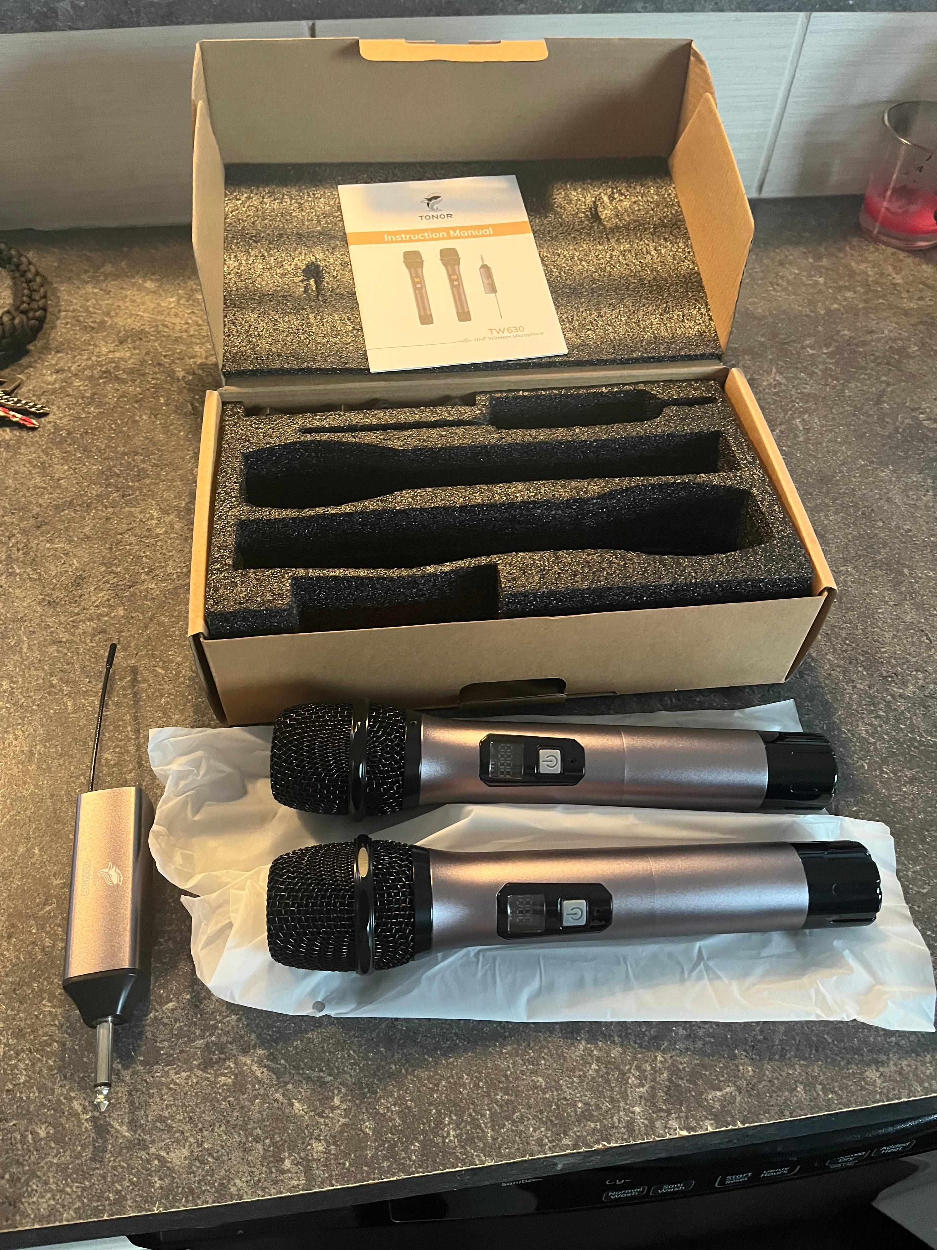 Photo of  Tonor TW630 wireless microphone 