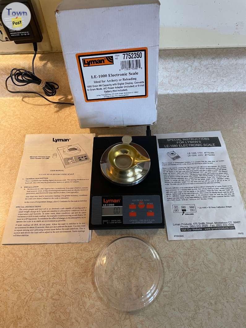 Photo of Used Lyman Electronic LE 1000 Powder Scale