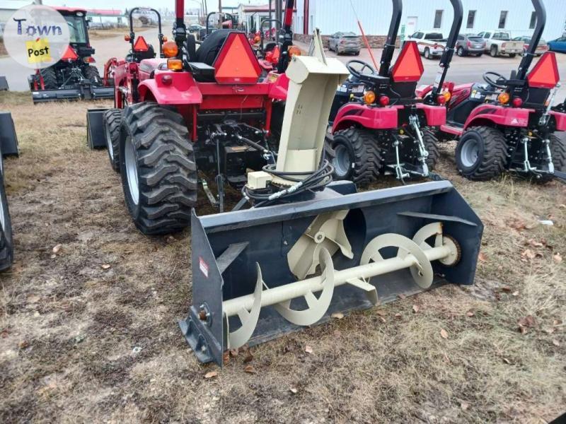 Photo of Farm King Allied 6610 Snow Blower