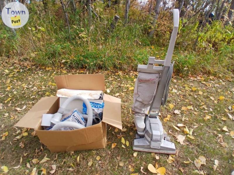 Photo of Kirby vacuum with carpet cleaner