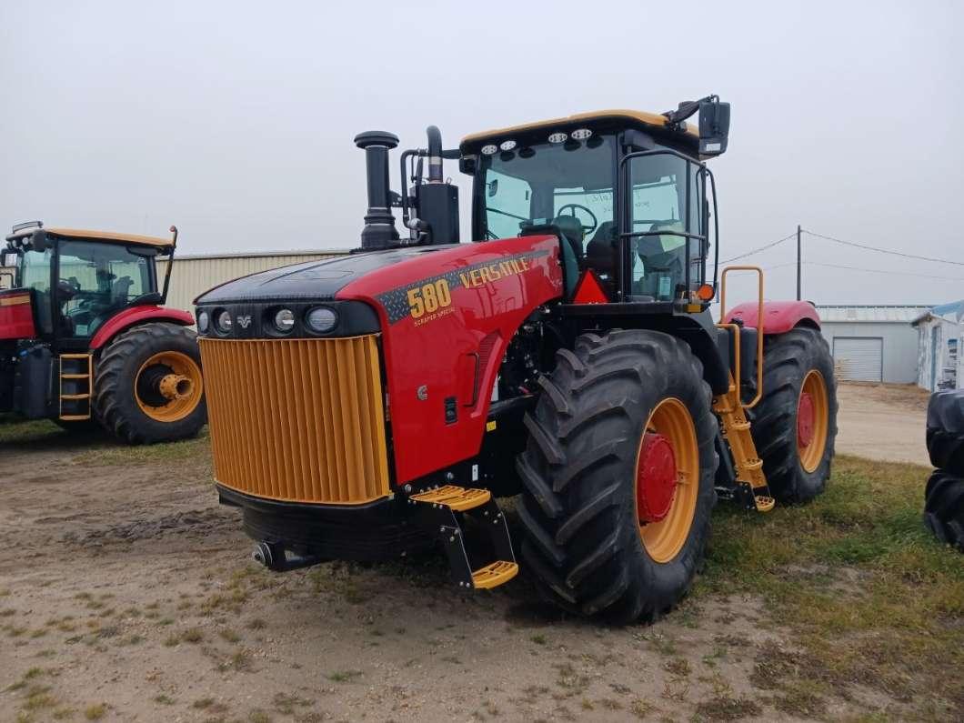 Photo of Versatile 580 Scraper Tractor